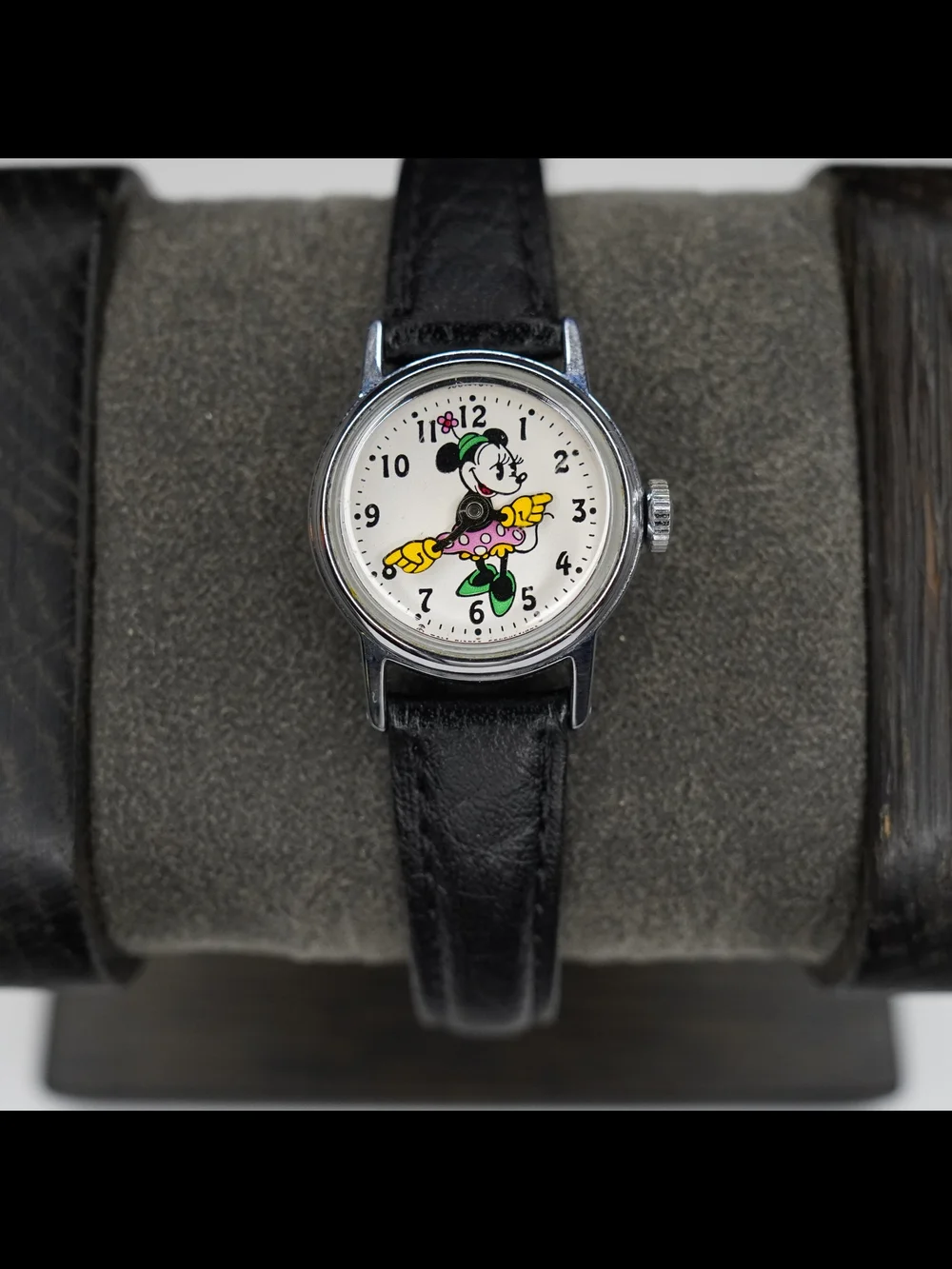 Vintage Disney Minnie Mouse Mechanical Wind-Up Ladies Watch Black Leather Band